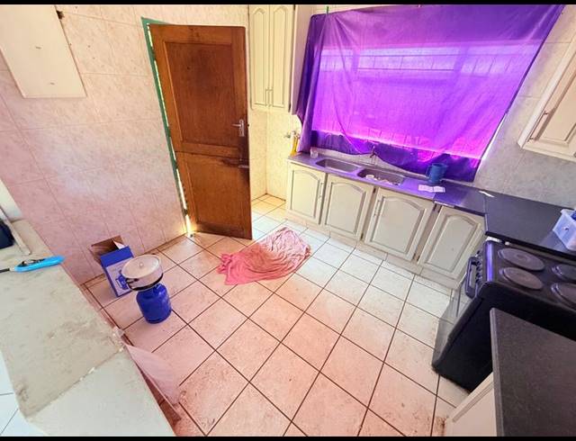 4 BEDROOM HOUSE FOR SALE IN VANDERBIJLPARK CW 3